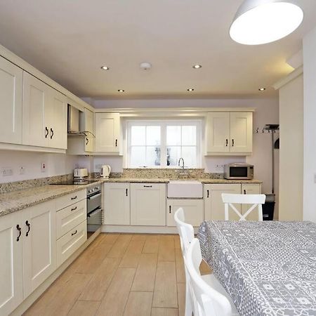 Royal Hillsborough Village Luxury Townhouse Екстериор снимка