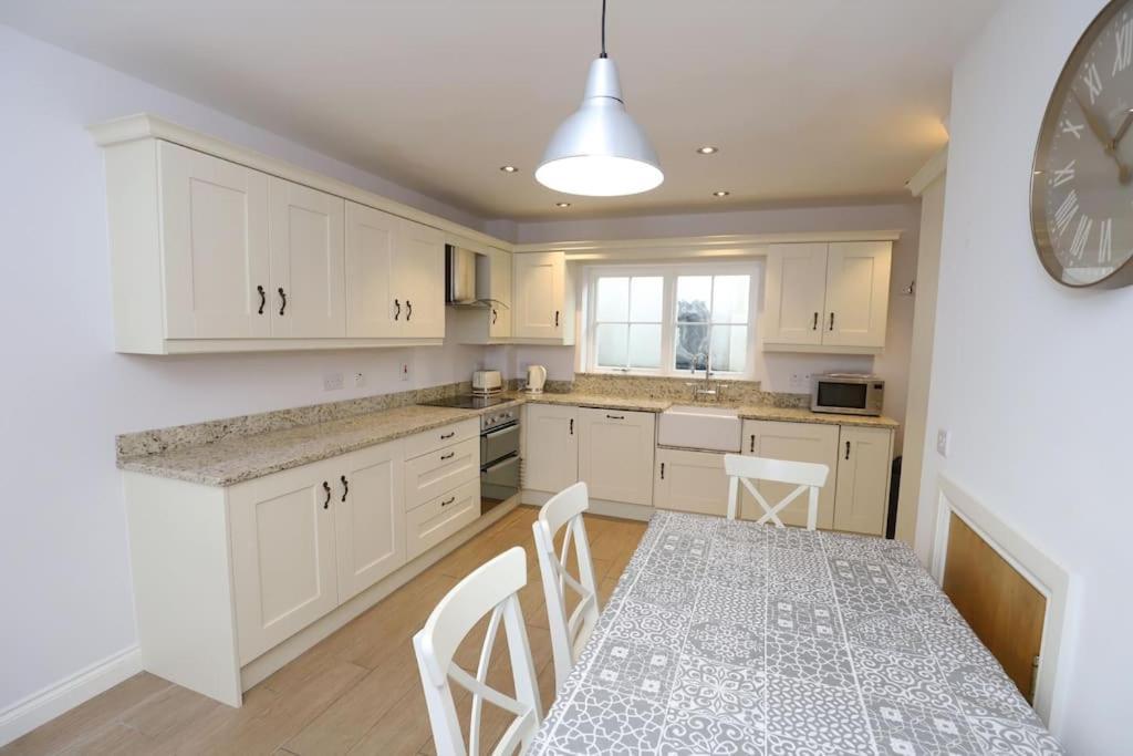 Royal Hillsborough Village Luxury Townhouse Екстериор снимка