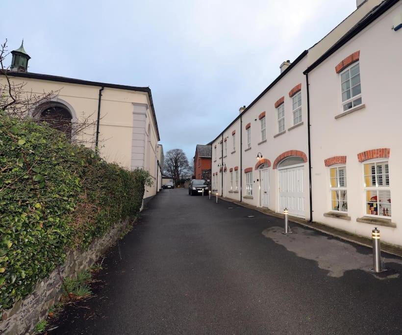 Royal Hillsborough Village Luxury Townhouse Екстериор снимка