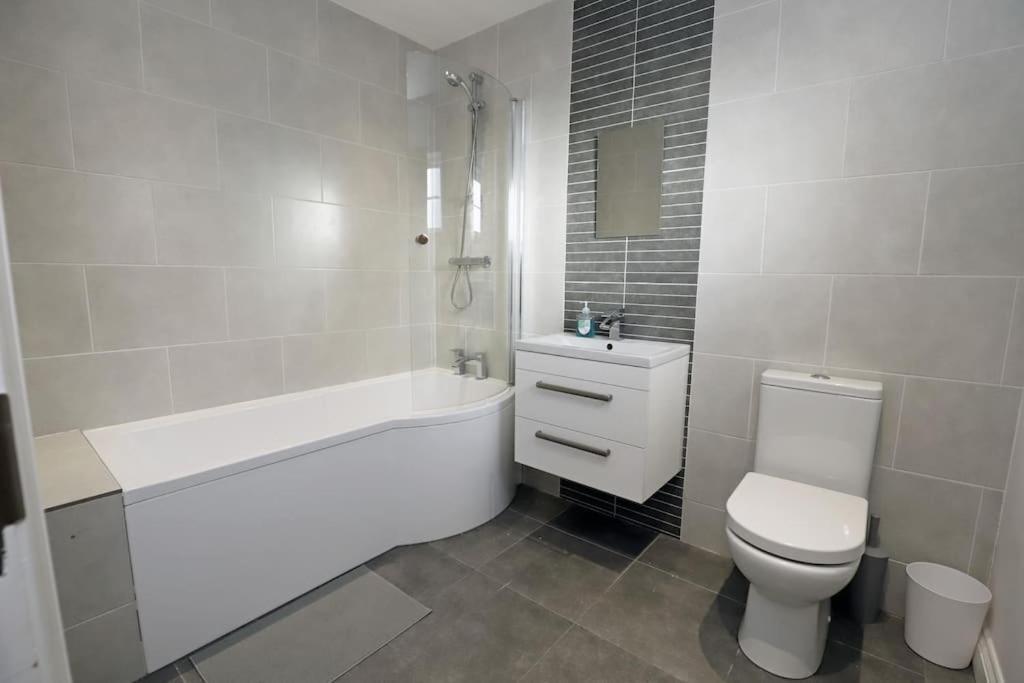 Royal Hillsborough Village Luxury Townhouse Екстериор снимка