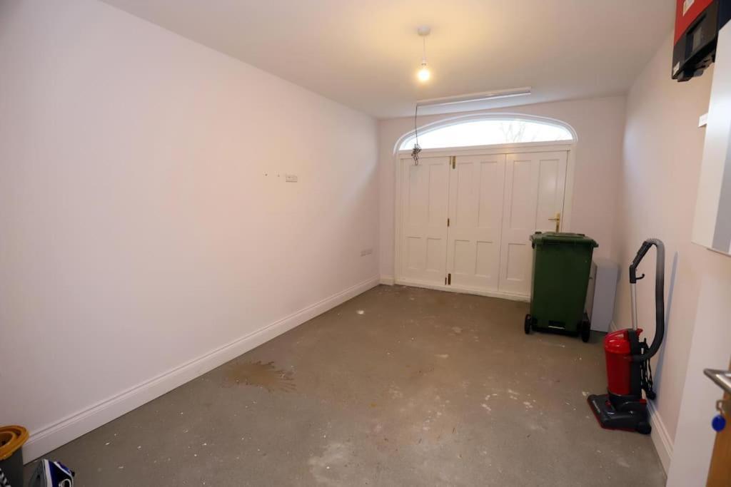 Royal Hillsborough Village Luxury Townhouse Екстериор снимка